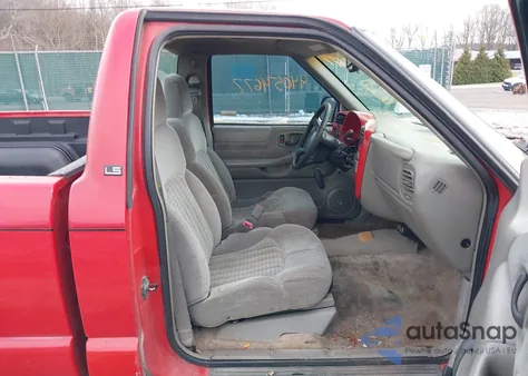 2000 Chevrolet S-10 Ls from USA, damaged, VIN 1GCDT14W1YK100119
